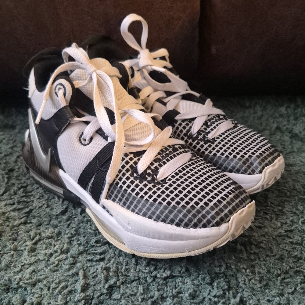 Nike LeBron Witness 7 Kids Basketball Sneakers Black White Size 4Y - Picture 6 of 16